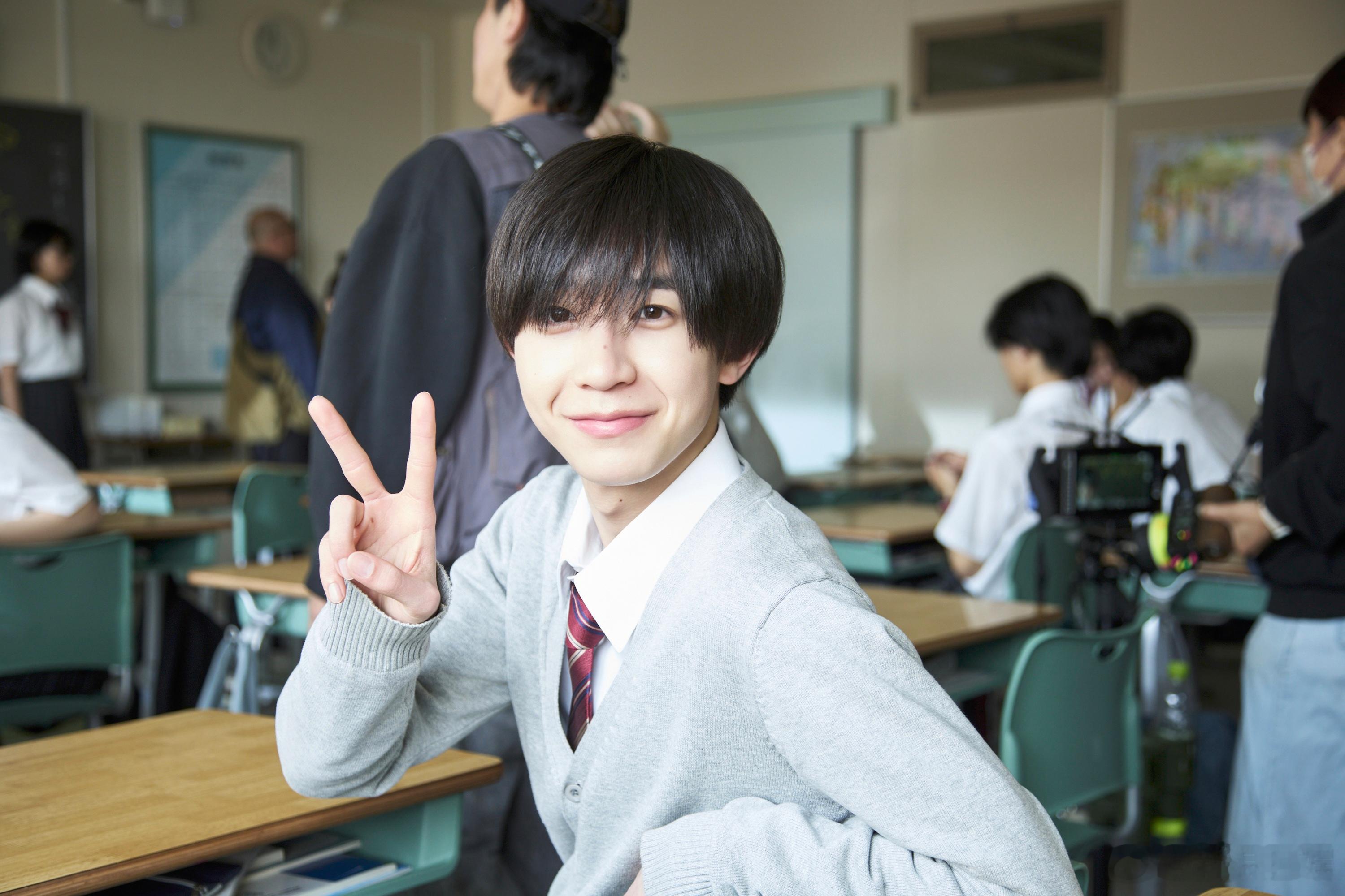 海外影视速递高桥恭平主演、高桥光岩濑洋志 共演的电影《山口君并不坏》公开剧照，将