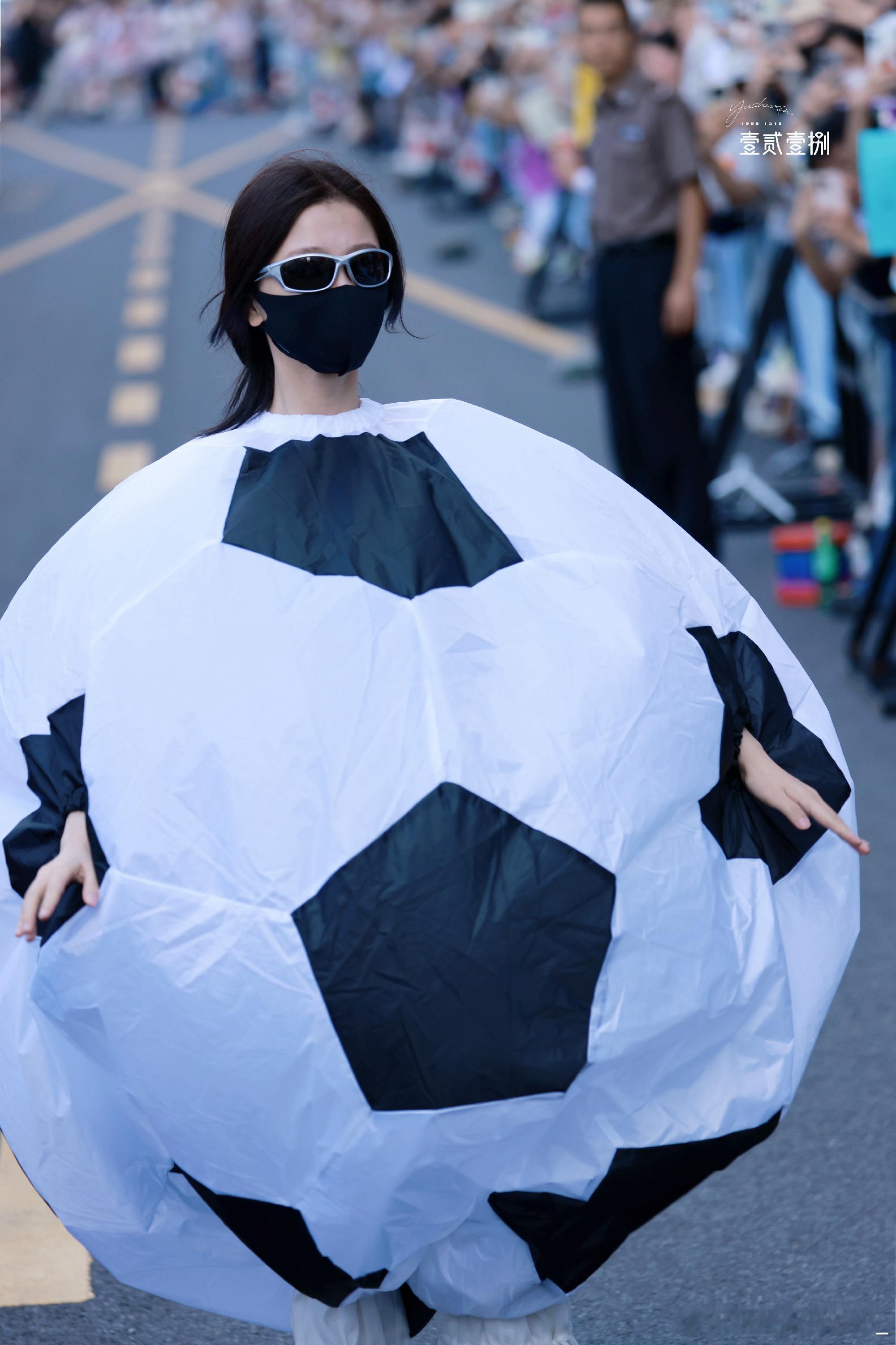 灿如繁星欣欣子剧宣好努力 