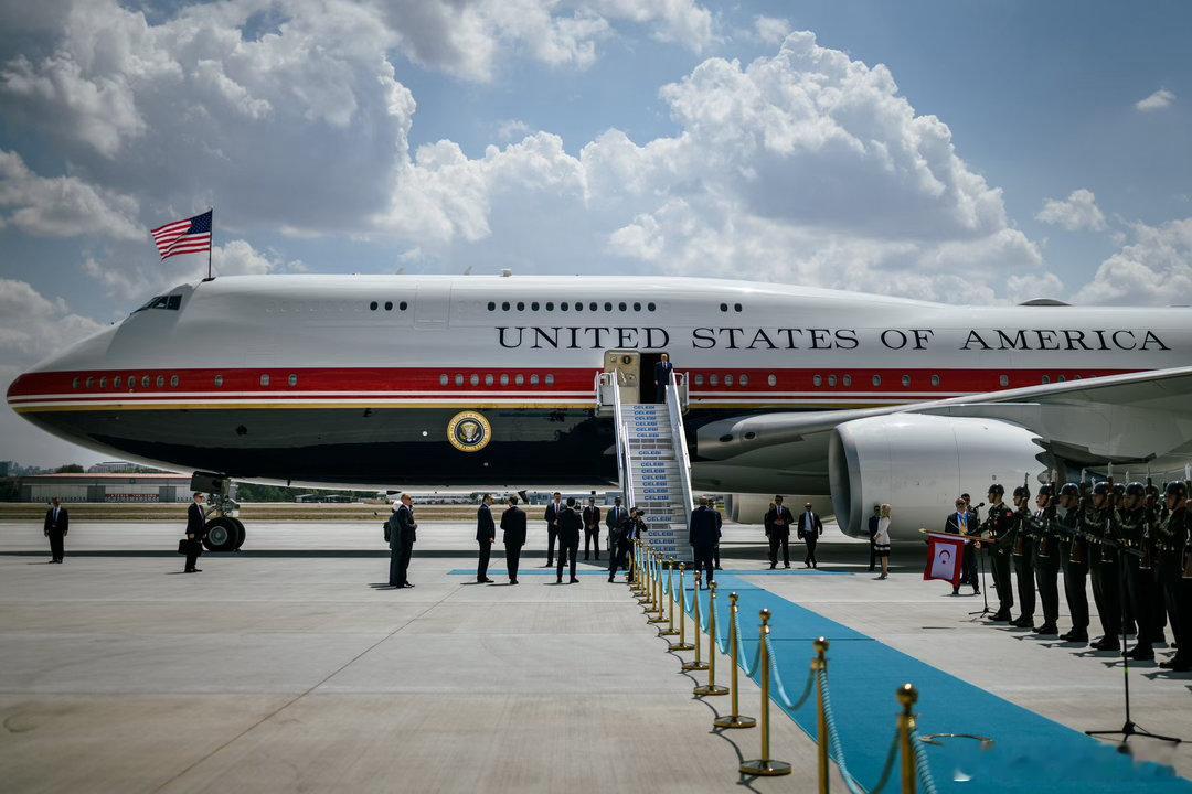 Trump在土耳其，周三日程：上午：见北约秘书长、北约大合影、北约工作会议下午：