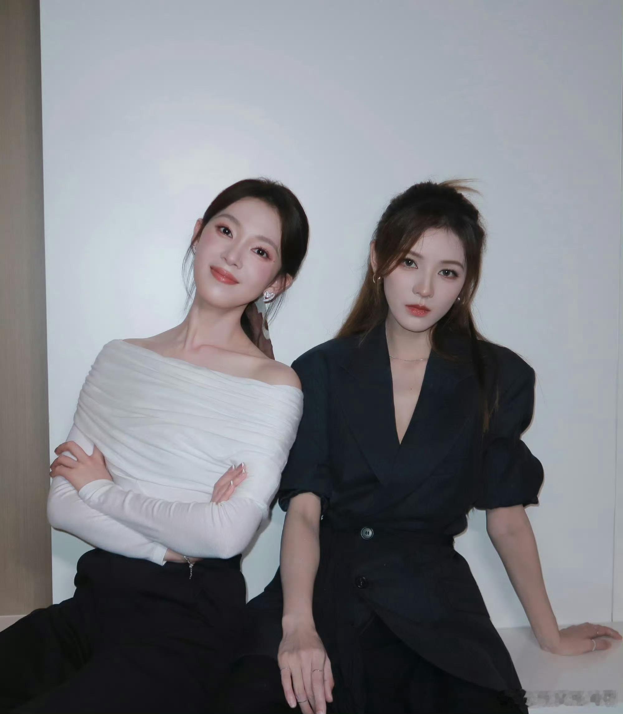 陈瑶送考张予曦陈瑶与张予曦的友情也太好嗑了！互相撑腰、彼此应援，从送考到打cal