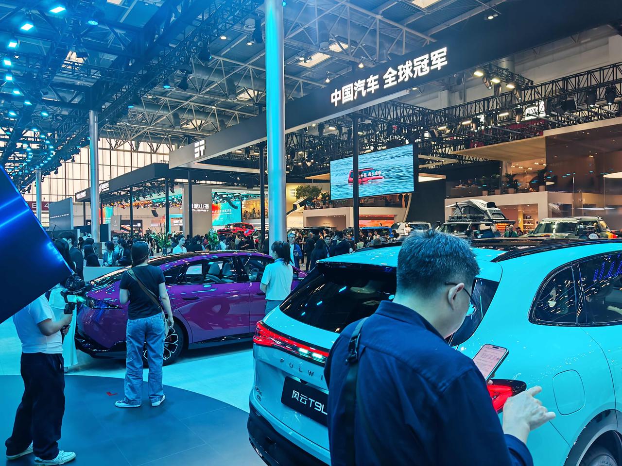 4月24日北京车展盛大启幕，奇瑞集团以“中国汽车 全球冠军”之姿惊艳亮相，旗下六