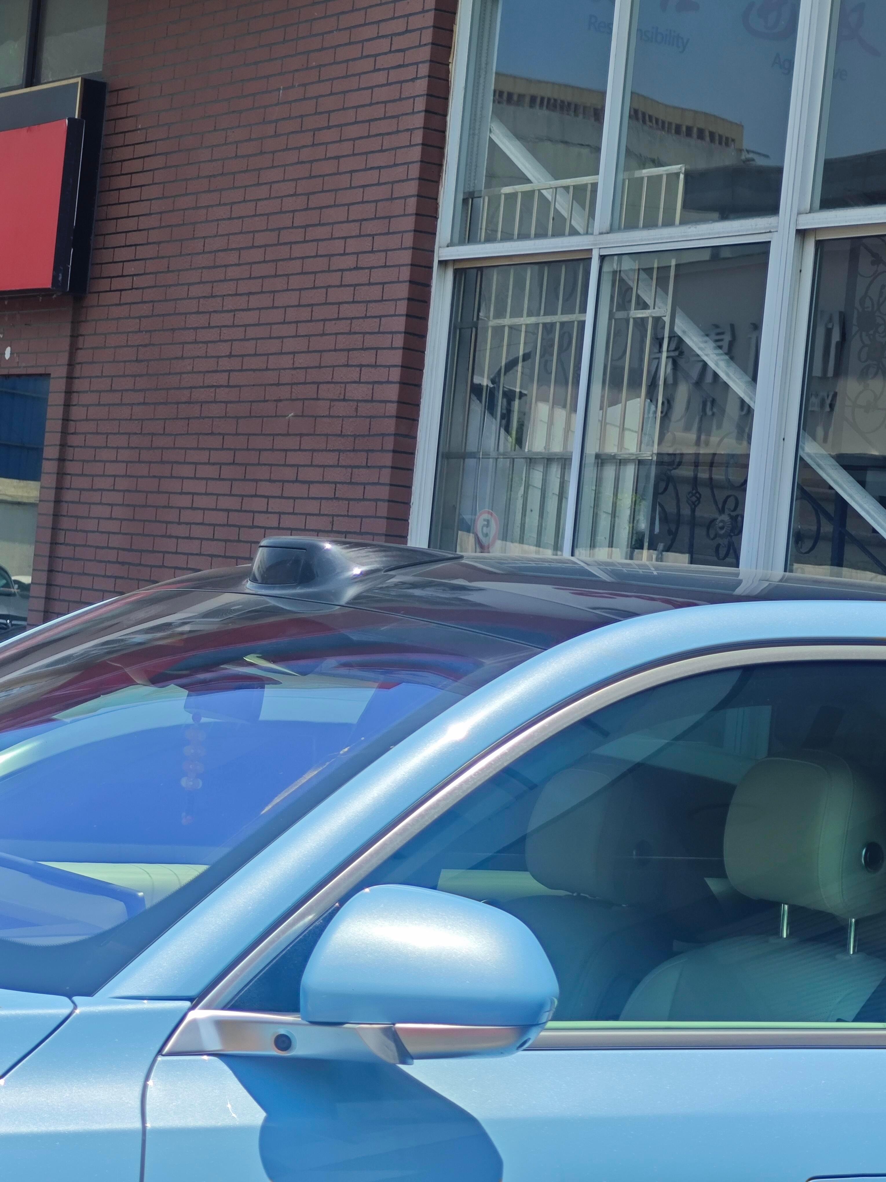 大v聊车 一代人有一代人的装饰以前燃油车时代见过装假排气，冬天时候假的不冒烟，还