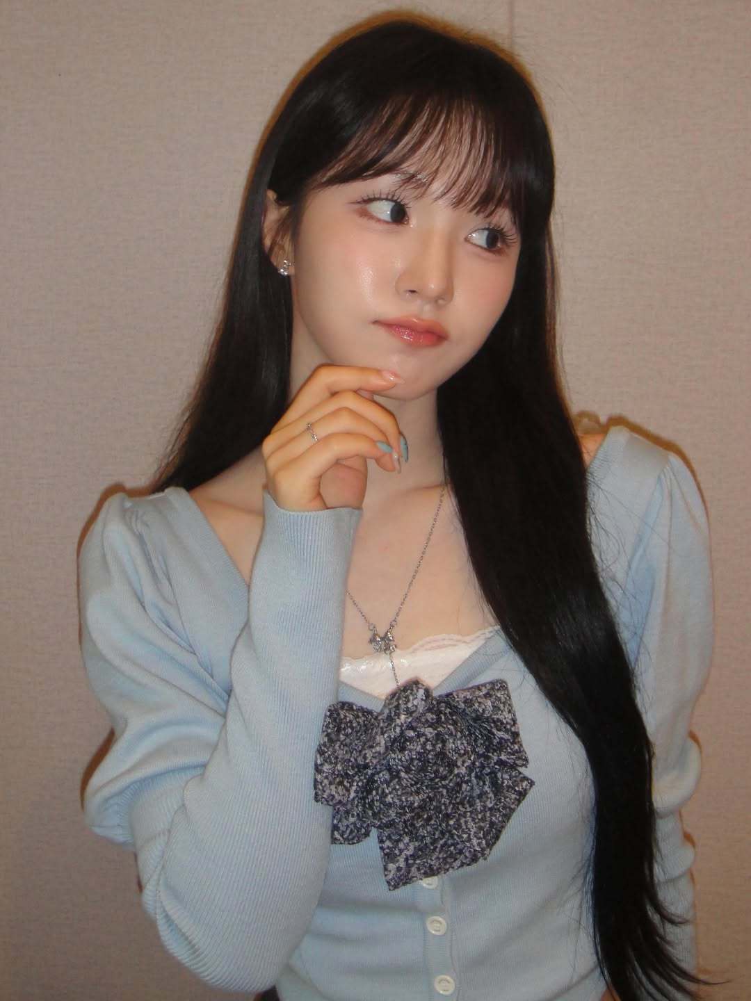 NANA权娜妍 ins更新“我爱你” 
