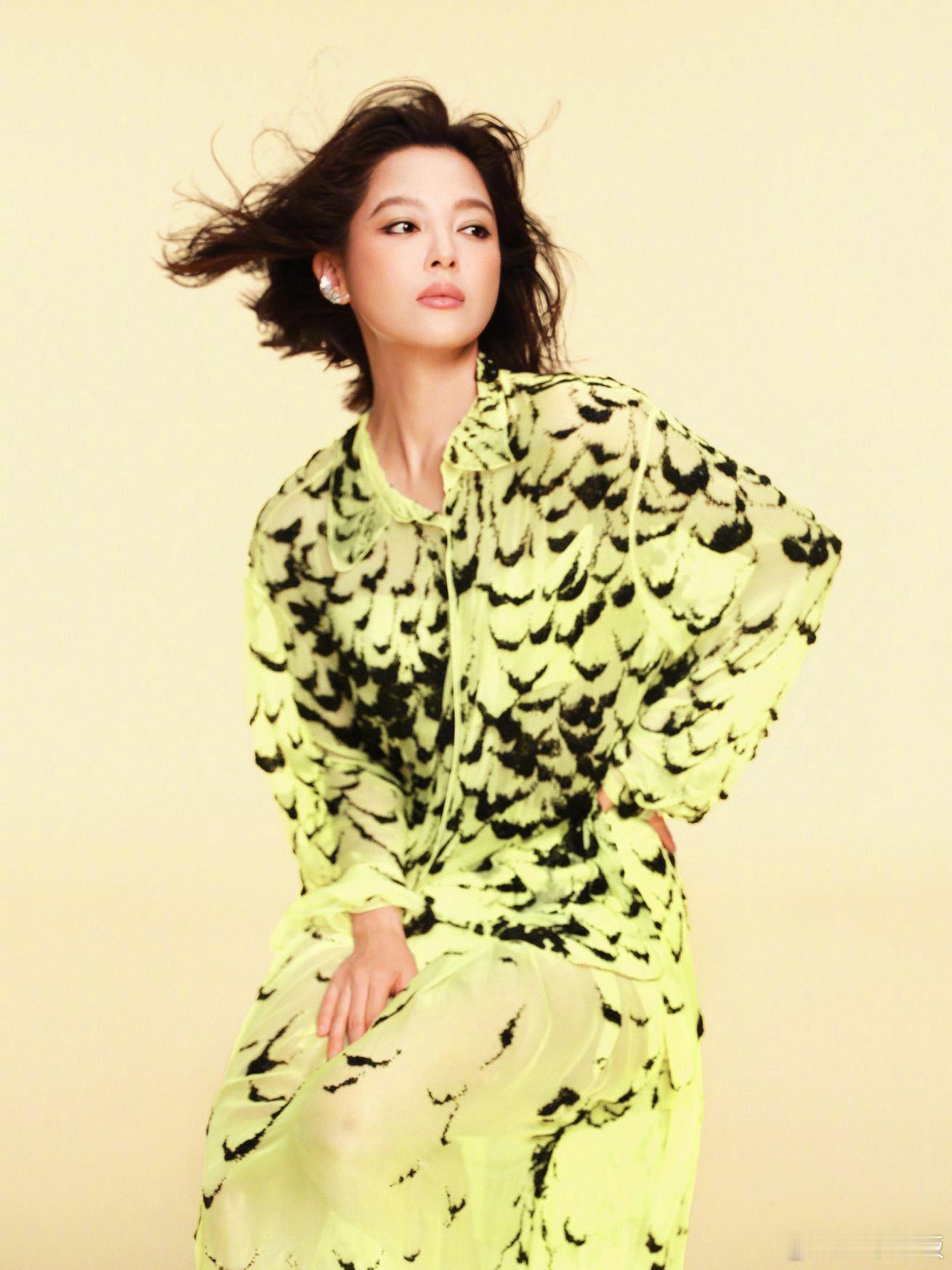 香奈儿好爱辛芷蕾上海国际电影节主竞赛单元评审身穿CHANEL26春夏高级定制服出