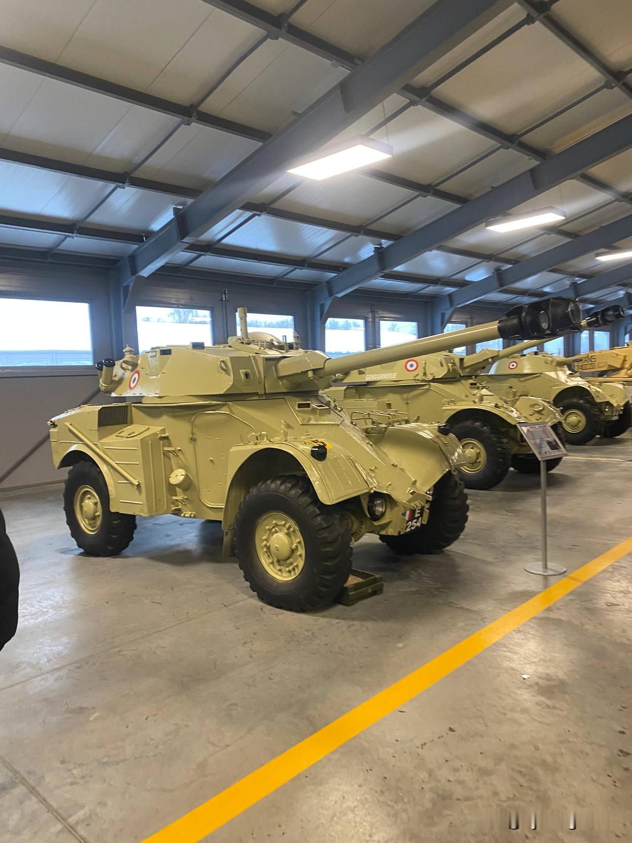 🇫🇷帕纳尔AML（全称Auto Mitrailleuse Légère，意为