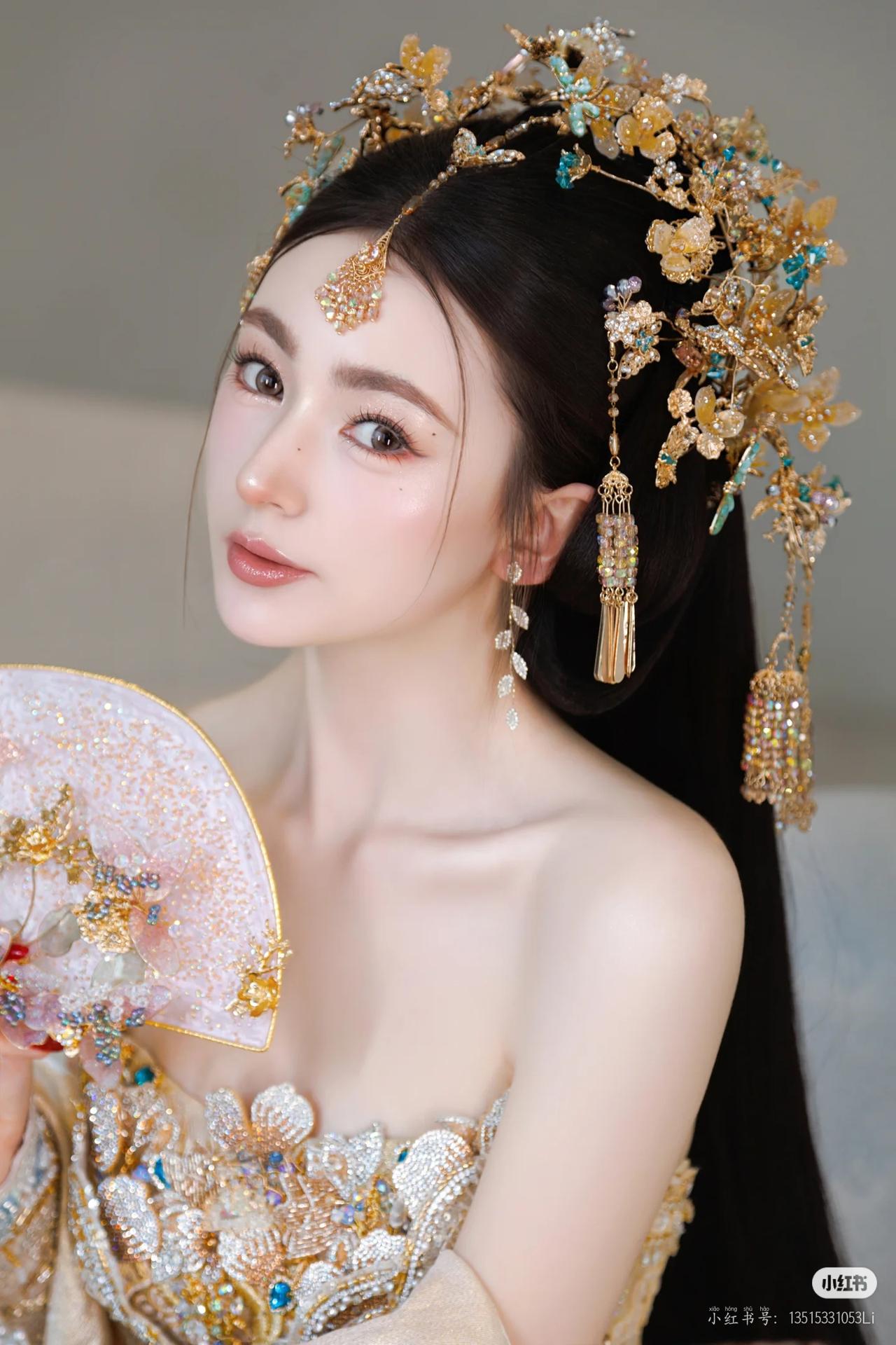 晒图笔记大赛美女新娘穿搭写真