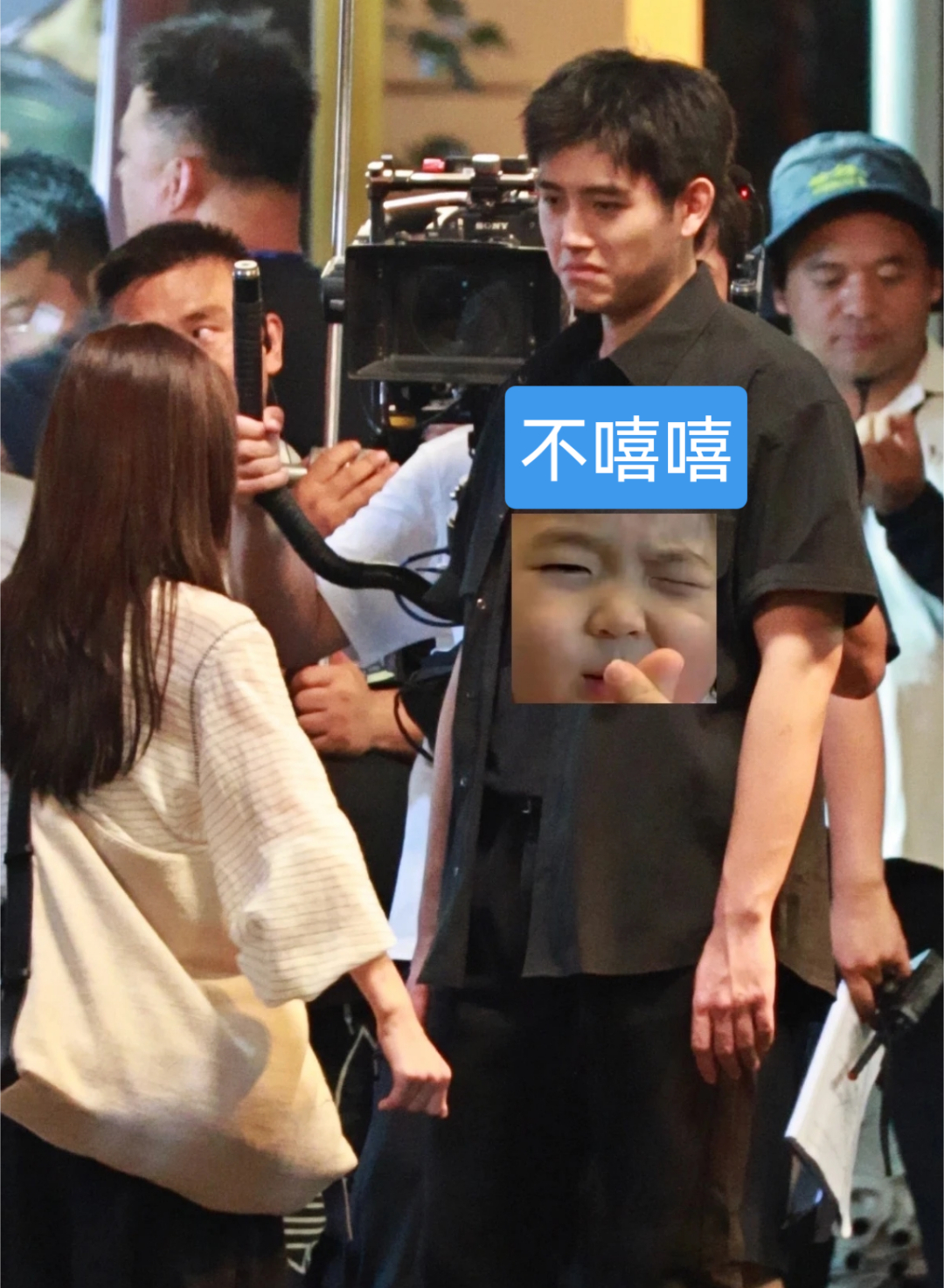 瑟枫 要被张子枫和陈飞宇新同框图表情笑吐了