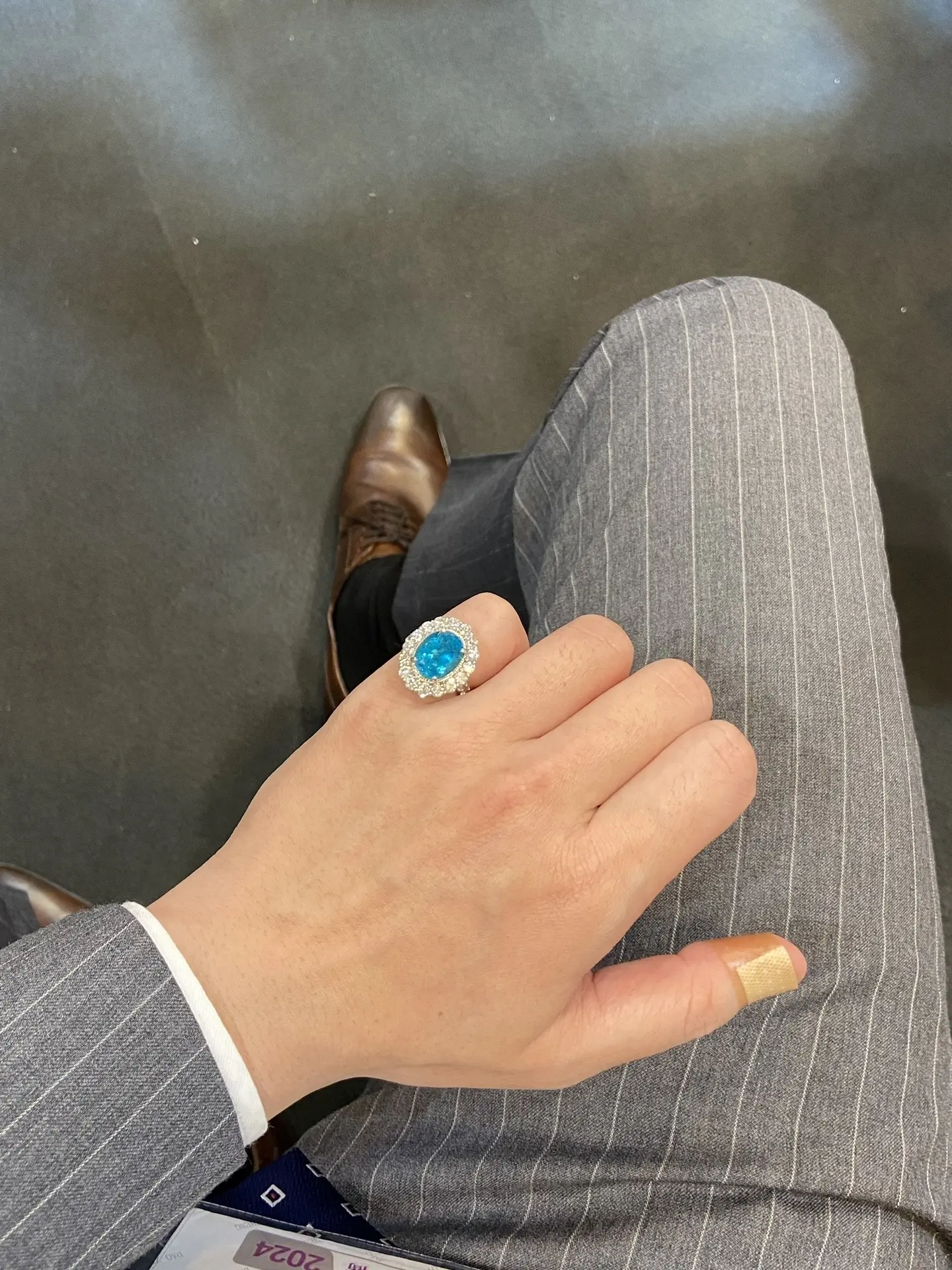 巴西无烧帕拉伊巴☺️☺️。霓虹蓝中的霓虹蓝🤣逛了下整个展会还没看到像...