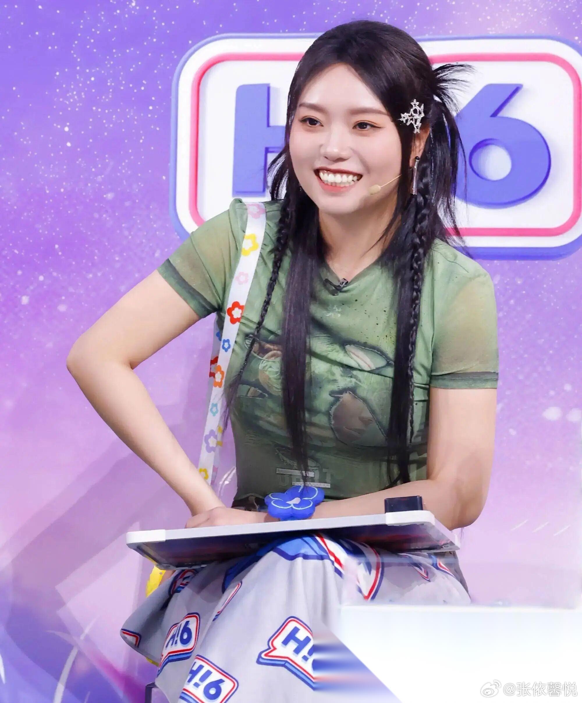 李雪琴，30岁了 该经历的都经历了 熬过抑郁，闯过脱口秀，演过影视剧，清醒通透活