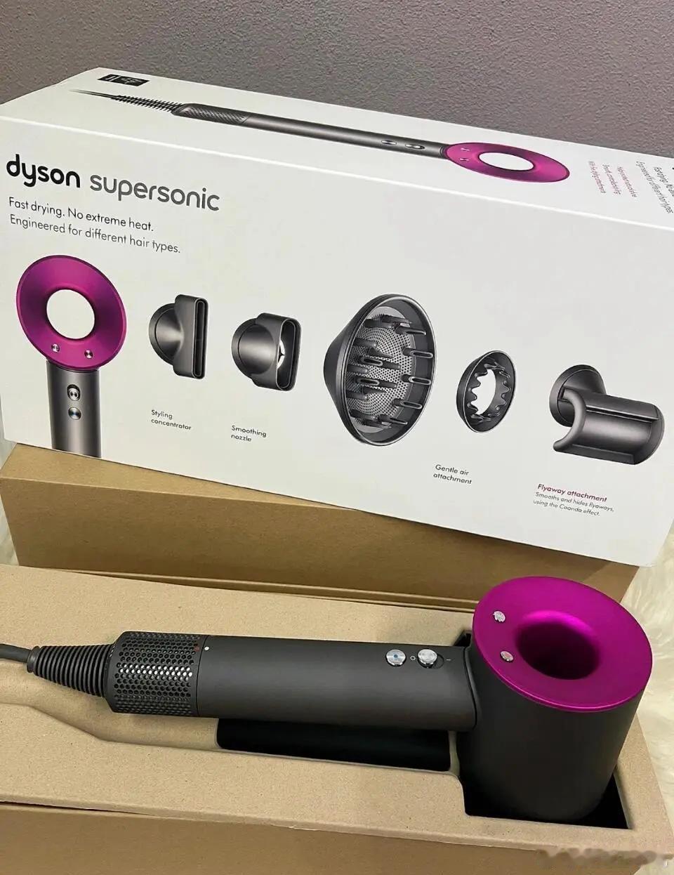 150元盗版吹风机被4层转卖2400元我上个月去华强北那边逛就看到了，好多档口都