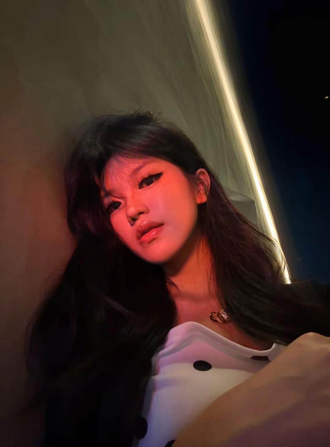 就算征服了世界 姐姐也只想亲亲你的脸