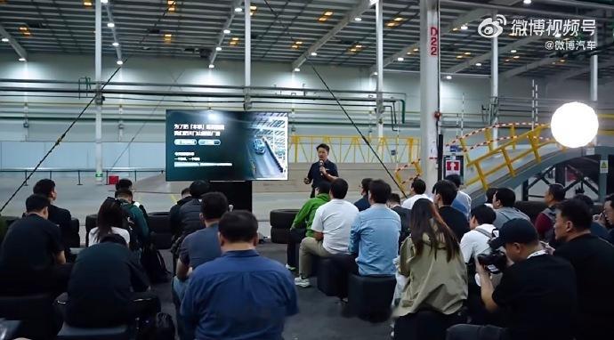 把山搬进厂里是疯了还是清醒 比亚迪综合越野开发中心开放，这波操作太硬核！把全世界