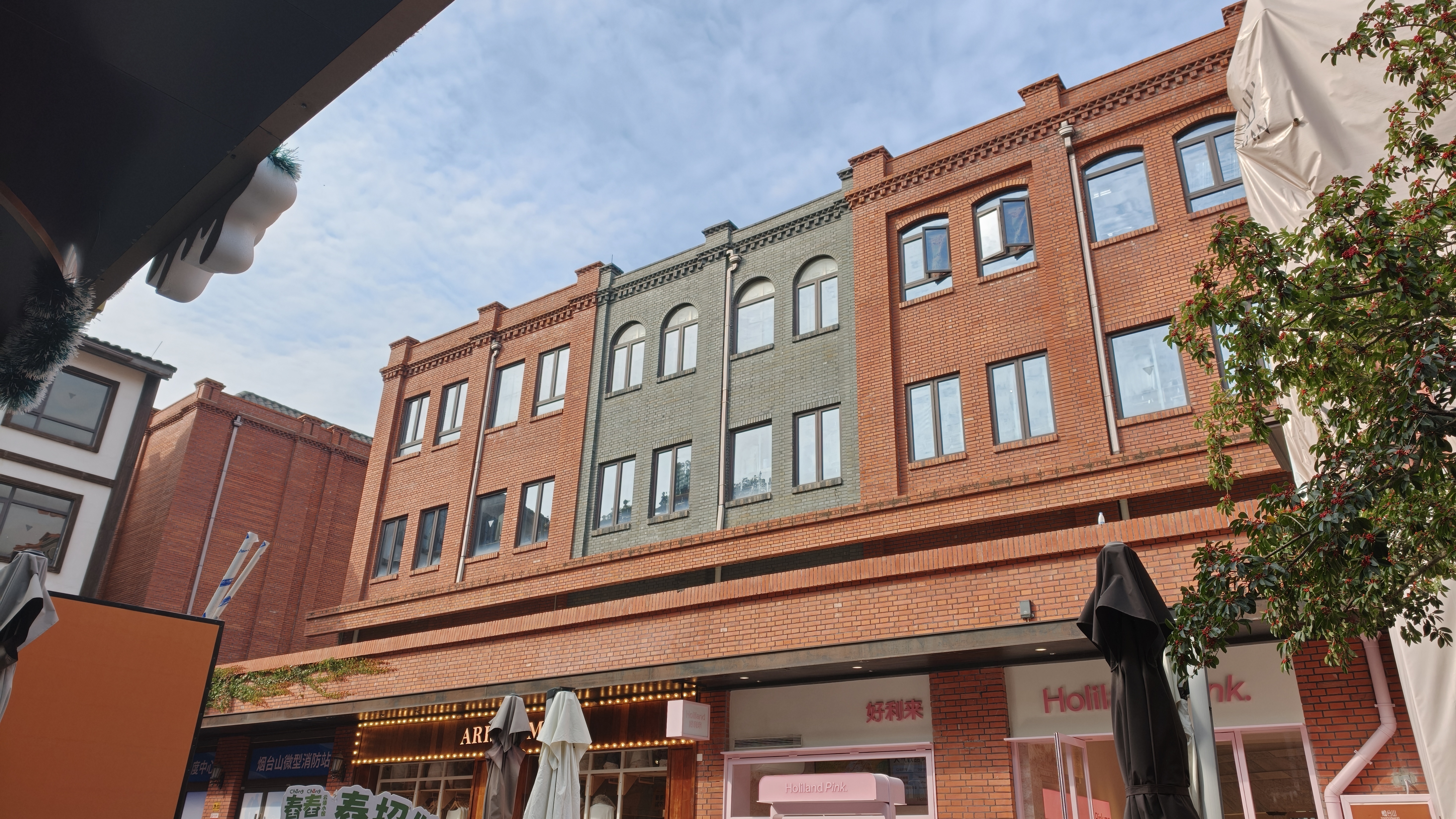 还得是要本地人推荐啊！原本想吃当地特色，但是对于热衷汉堡的我，这家真的非常推荐！