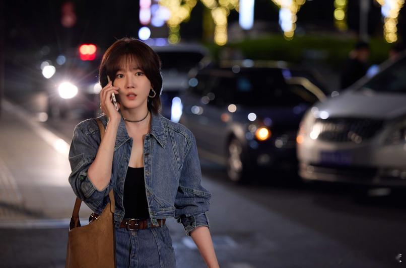 陈小纭 狙击蝴蝶最强助攻春畅的直率和聪明才智让她在《狙击蝴蝶》中成为了最强助攻，