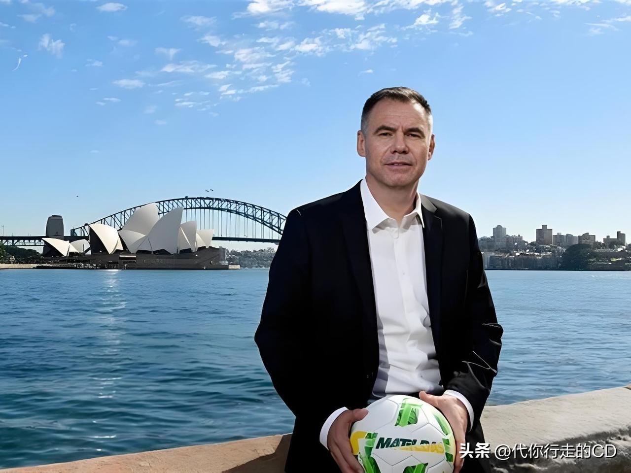这个澳大利亚人，会带领中国女足战胜澳大利亚队吗？
一想到0:8，便心存疑虑。