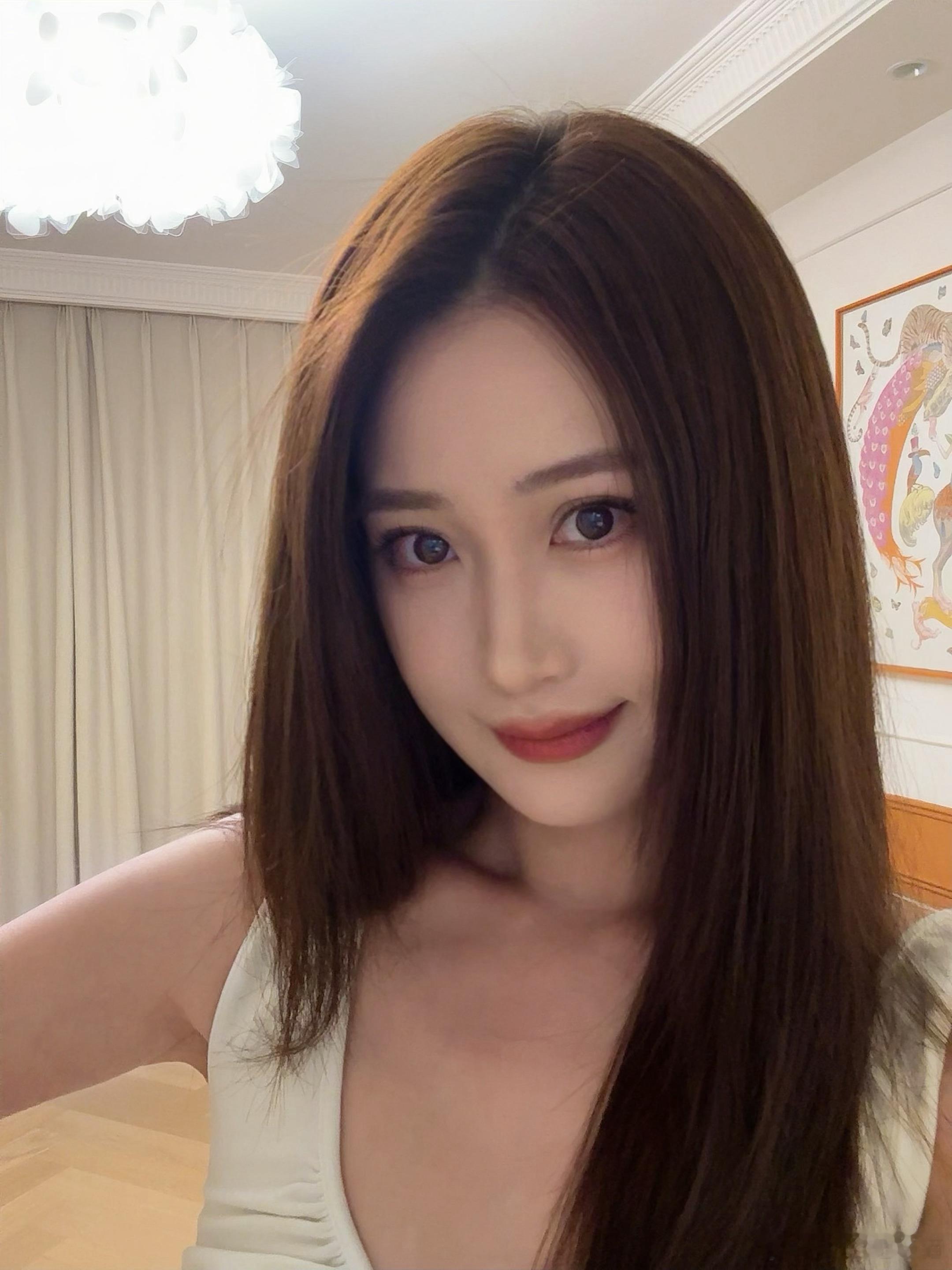 晚上好，换了新洗发水显的发质太好了[桃里桃气]今日发型发色推荐 ​​​