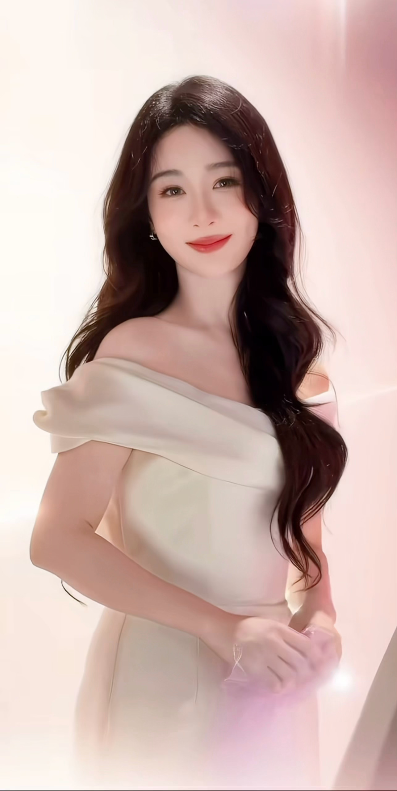 杨紫[流鼻血]极萌品牌全球代言人杨紫 [流鼻血]杨紫皮肤就是这么嫩[舔屏] ​​