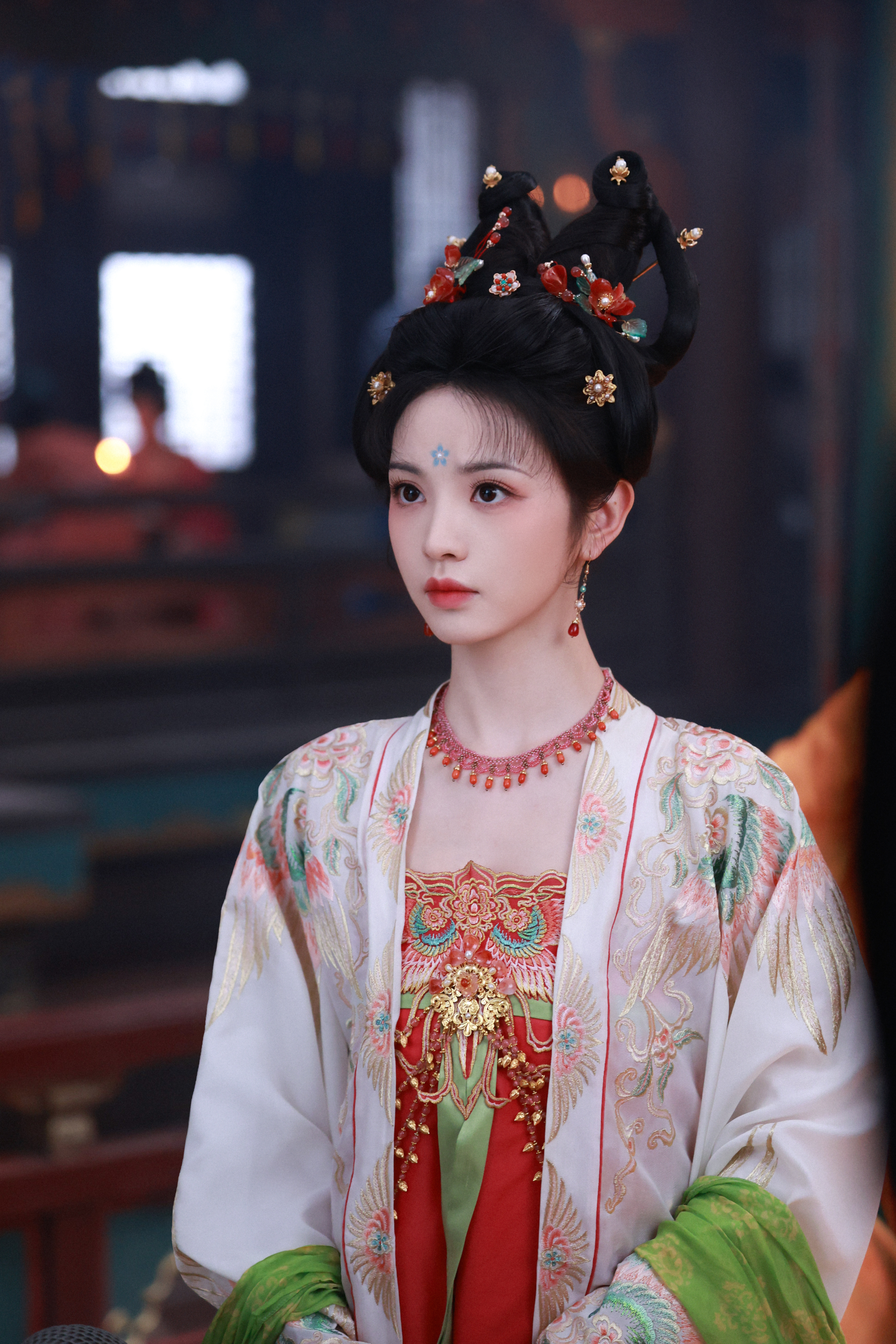 田曦薇 《子夜归》武祯☽ 剧照（工作室散图）-婚后-单髻+白衣（白红） 