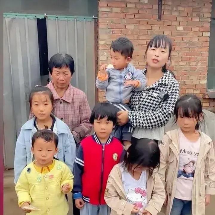 [微风]2021年，河南的朱大哥在修拖拉机时被砸身亡。谁知，他妻子不堪重负离家出