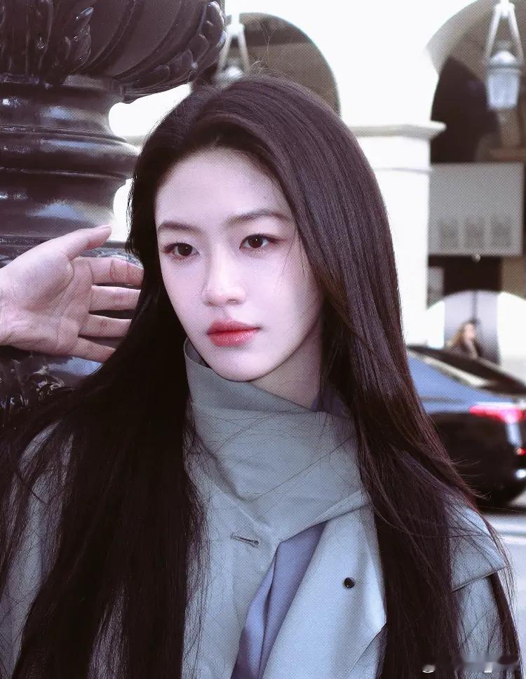 向涵之会越来越火因为她的优势，不是身材好，也不是长得好看，而是她真的姐感太浓了，