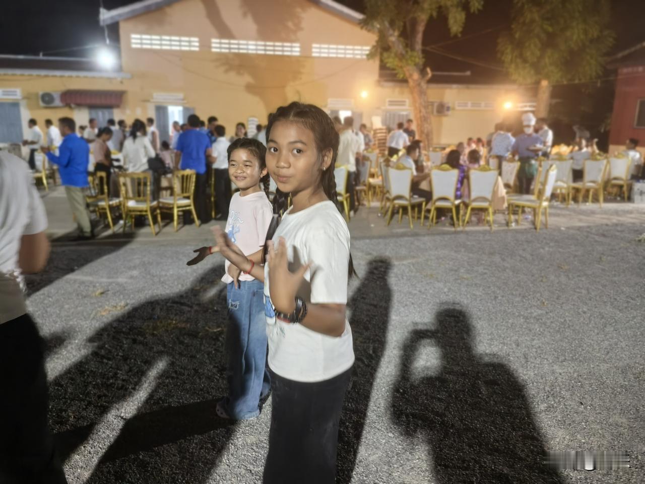 柬埔寨普通人眼中的中国人。
来柬埔寨一年半了，也接触过很多柬埔寨本地人，说说柬埔