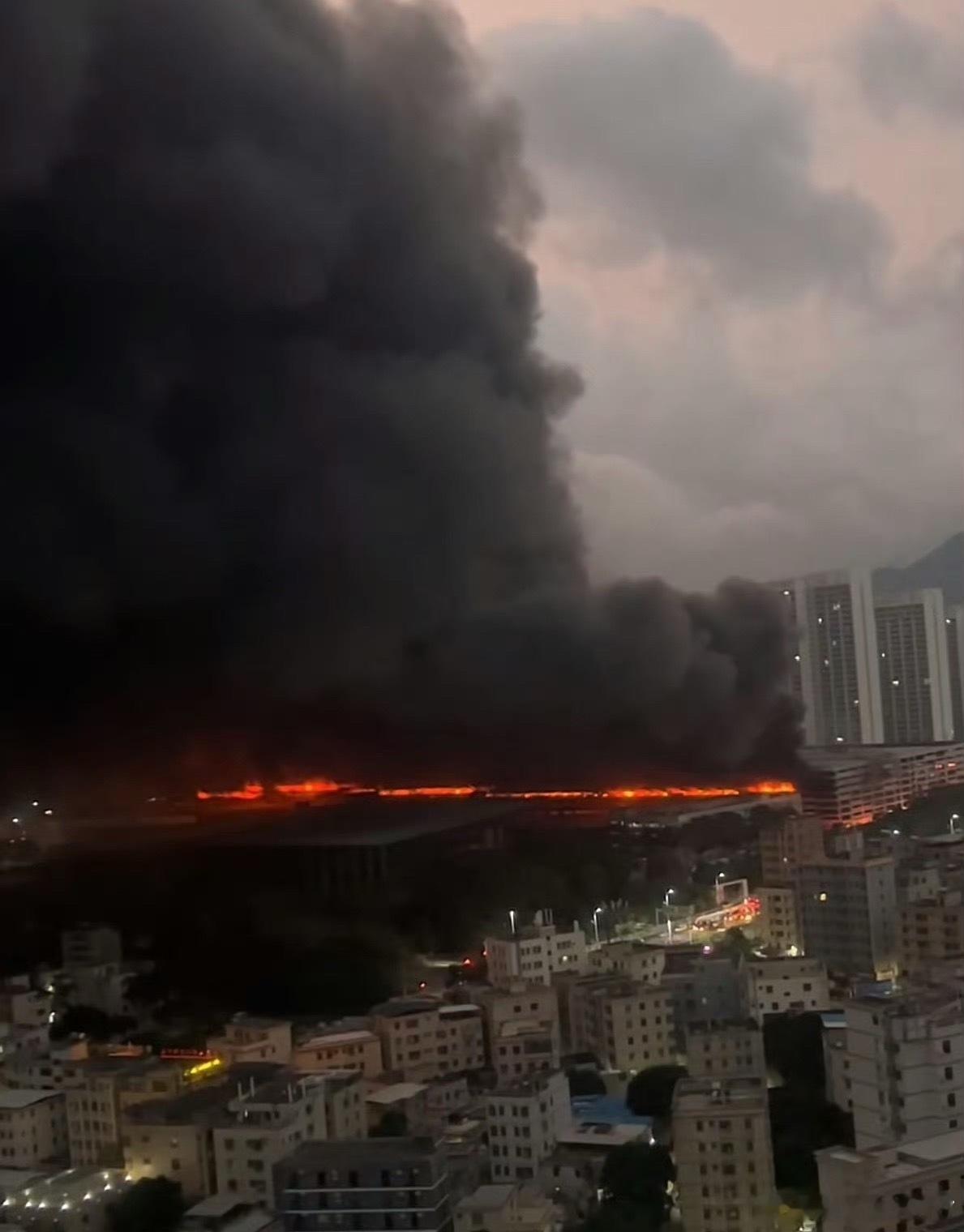 早上起来看到比亚迪这个车库火灾的视频真挺吓人的，还好官方回应出来了。不是车自燃，