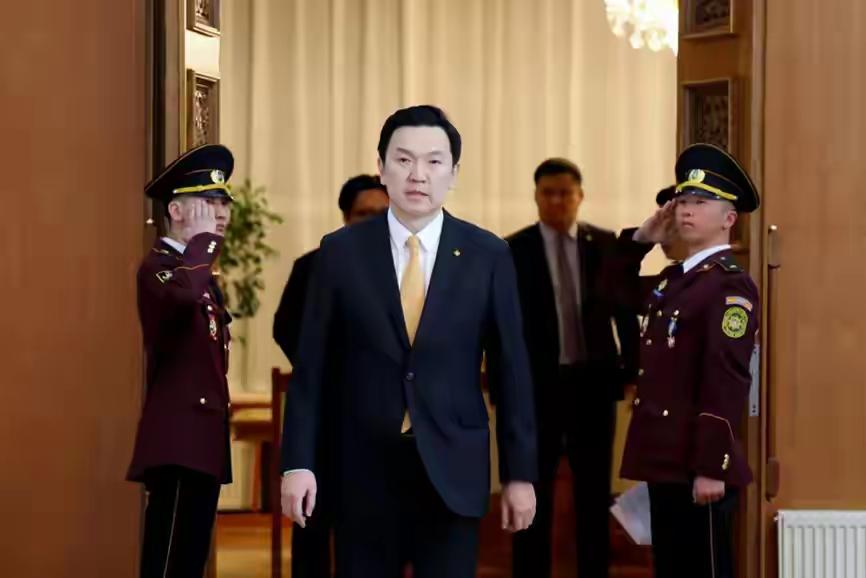 中俄为什么要主动给蒙古国“搭台子” 中俄给蒙古国“搭台子”，对蒙而言，能打破物流