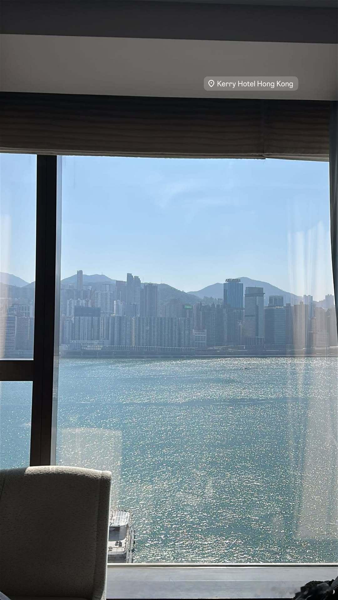 高桥·布鲁娜分享📷（总决赛海报是🇧🇷情侣档 