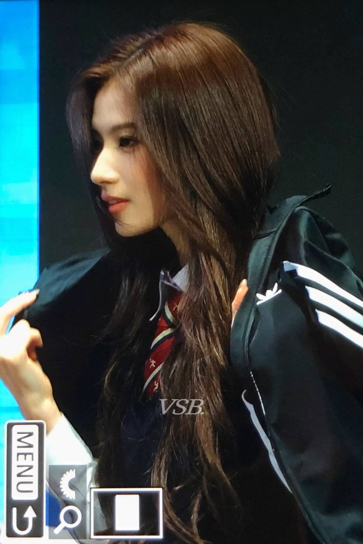 TWICE第二次续约【sana】侧颜界一把刀 ​​​