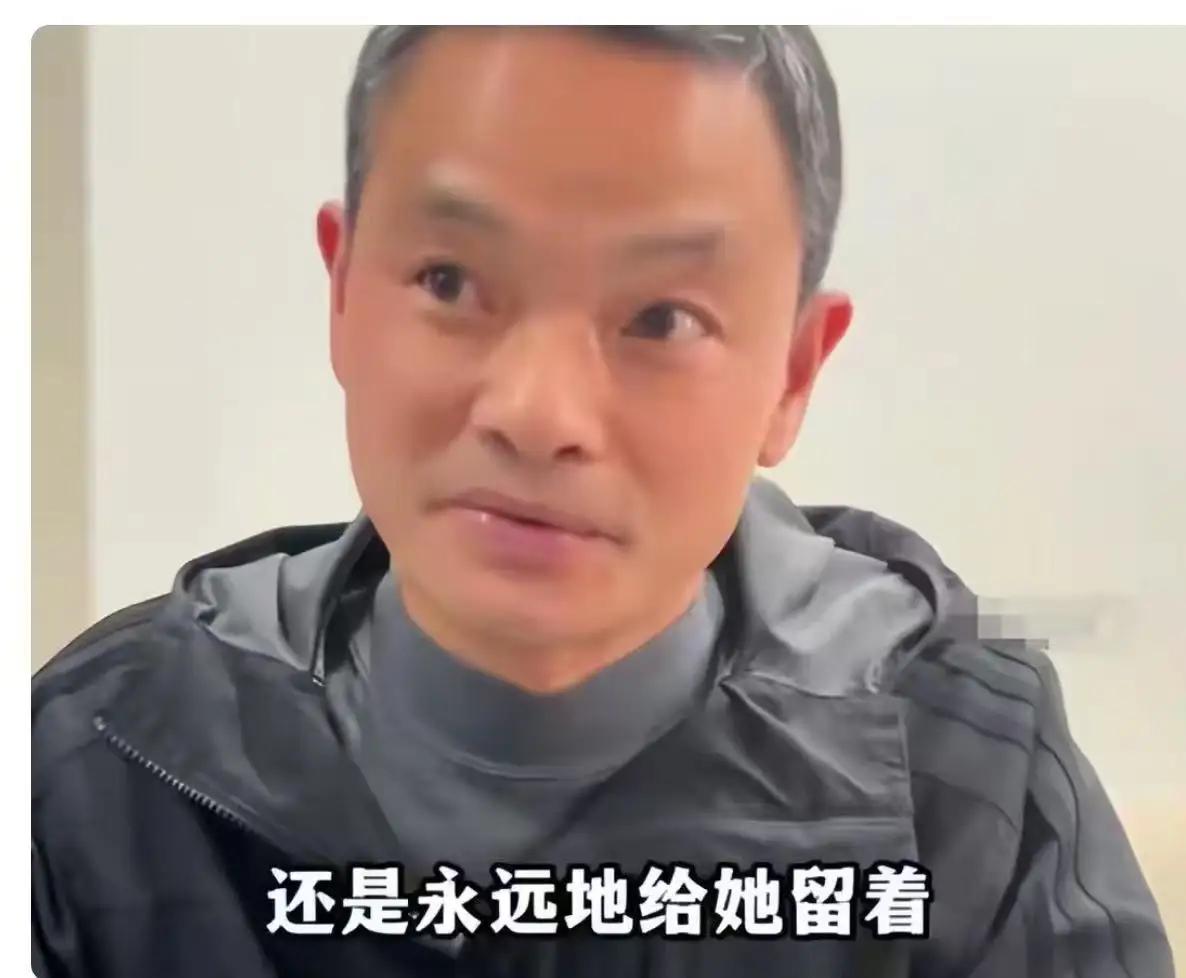 这确实是一个非常温暖且引人深思的故事。在利益面前，这位武汉哥哥的选择，展现出了人