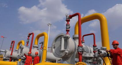 苦等15年，蒙古终于低头批中俄气脉，摇摆10年才懂：夹在中俄间，务实才是活路
