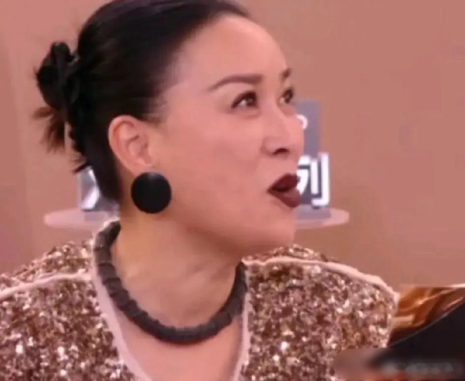 #那英第一#那英天后回归，终于拿下第一了，之前她还一度怀疑过自己的唱歌水平[泪]