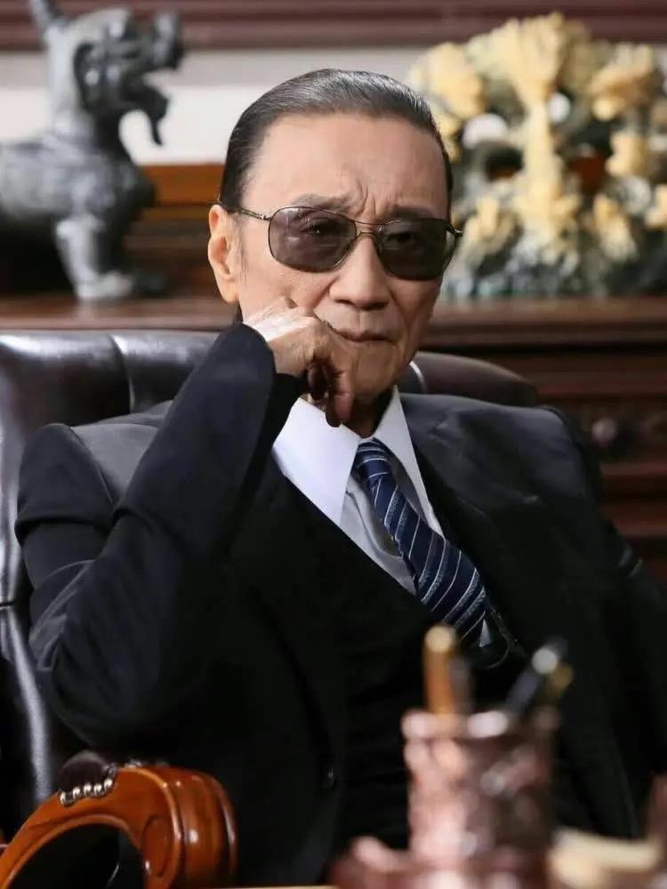谢贤去世了，度过了丰富多彩的一生。活到89岁高龄，可算喜丧。

谢贤是老港片的代