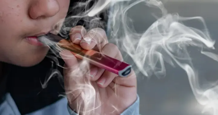 首例！一缅甸少女在新加坡干这事，被驱逐并永久禁入