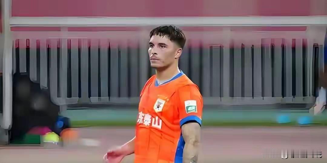 山东泰山队“主帅”韩鹏回归，带队训练备战中超收官战，客战武汉三镇，韩鹏能用一场胜