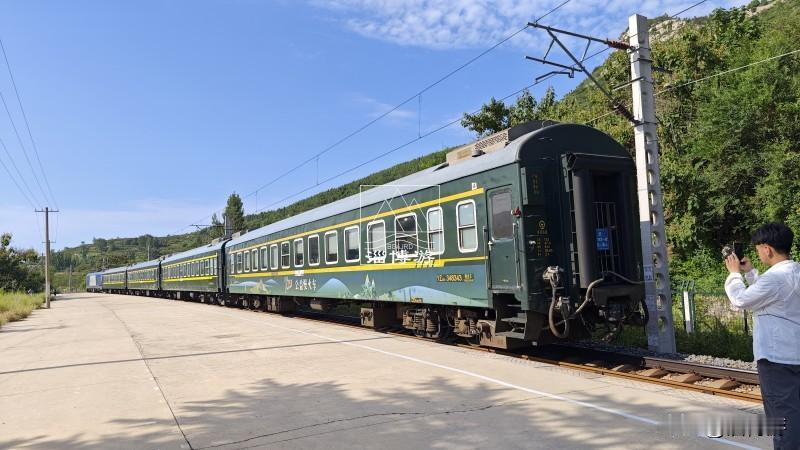 淄博—泰山的7053次网红公益慢火车将于7月1日调整，调整为东营-泰山列车，时间