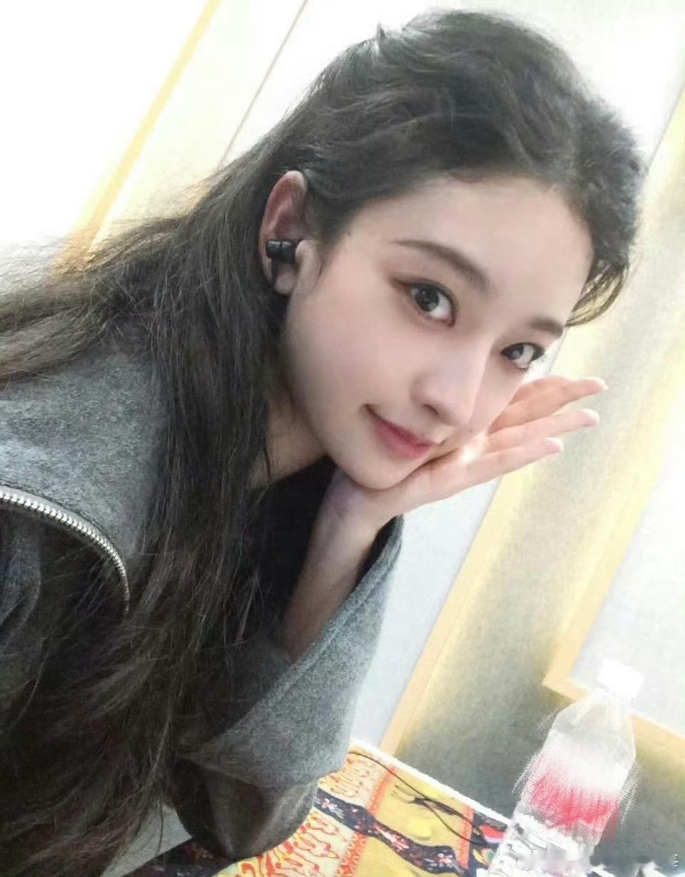 女主家没看到通知哈，反正期待白鹿叶璃就对了 ，白鹿会不会旺女二呢？白鹿丞磊莫离定