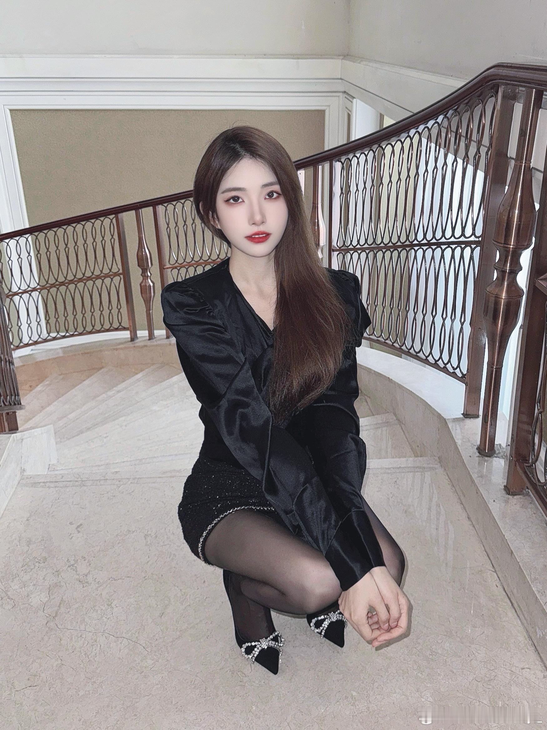 暧昧的尽头是御姐 ​​​