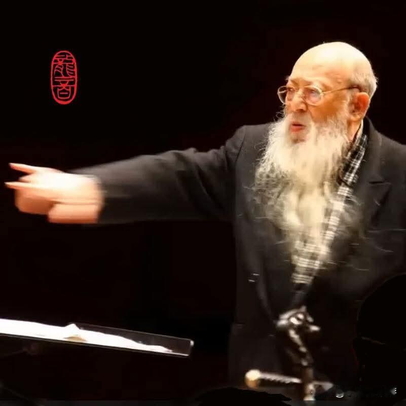 于粦（1925年—2017年6月29日），本名黄玉麟，香港作曲家、指挥及电影配乐