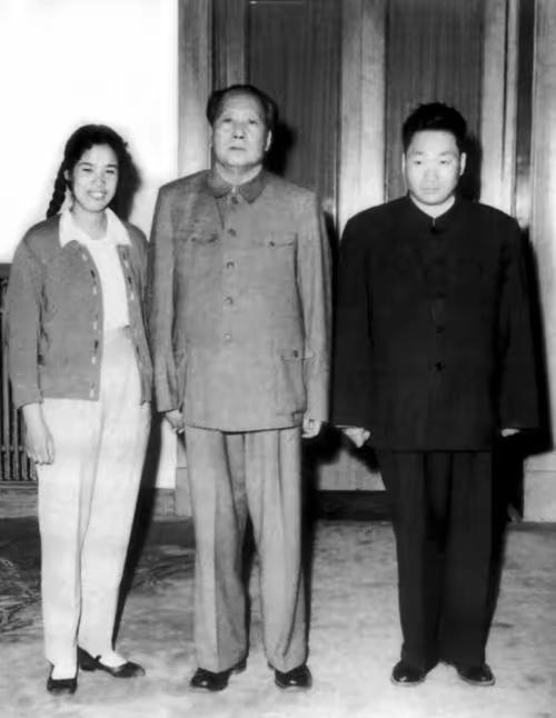 你知道毛岸青脑子里那处伤，跟了他多少年吗？从七岁在上海街头被人用铁钎子打到头破血