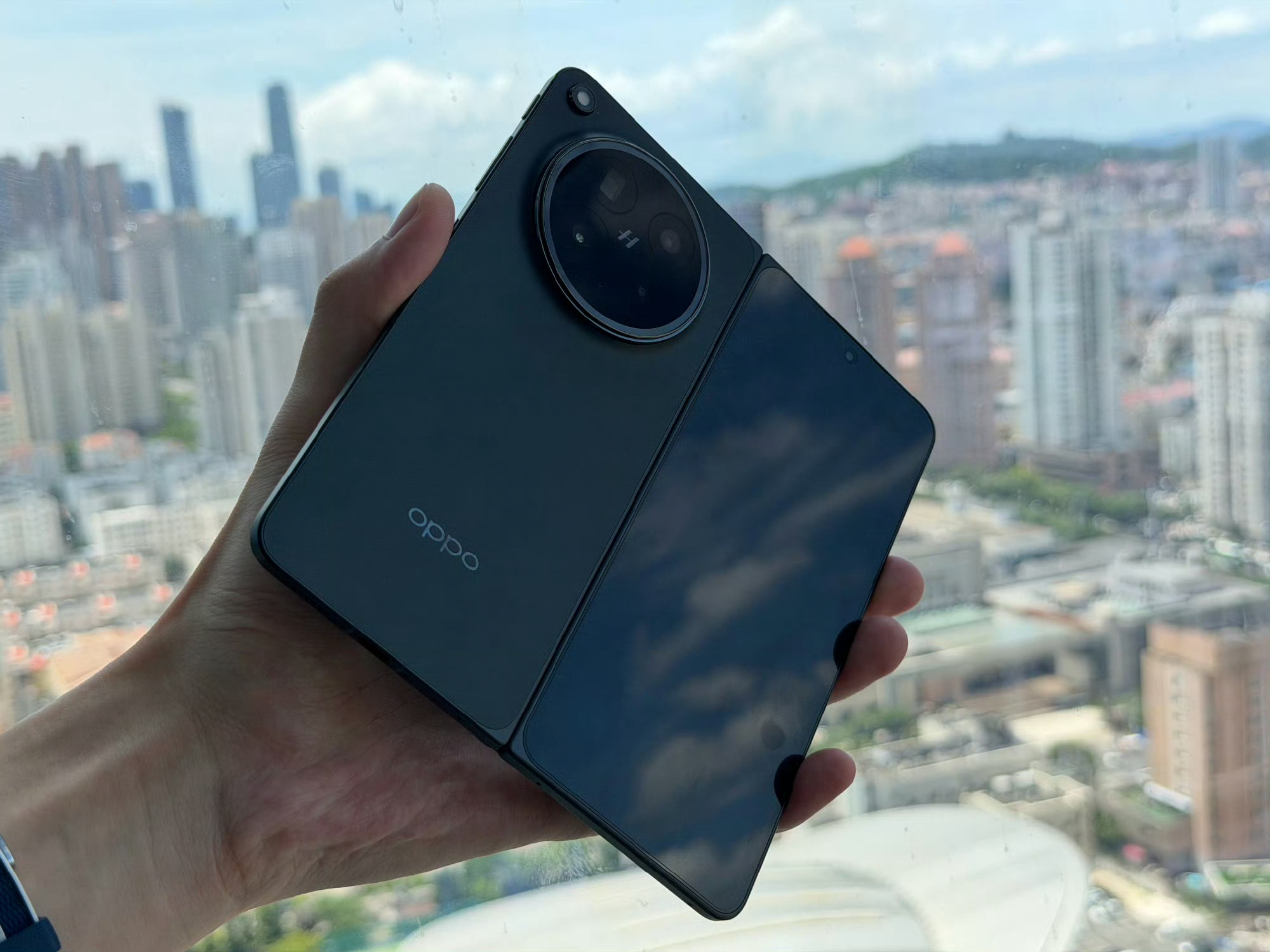 OPPO Find N6用了这么久，屏幕平整度依旧让人惊艳