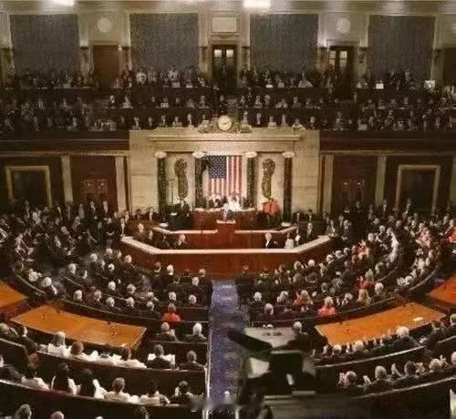 🔥🇺🇸参议院宣布：明天Graham葬礼后，会就他大力推动的“制裁俄罗斯法案
