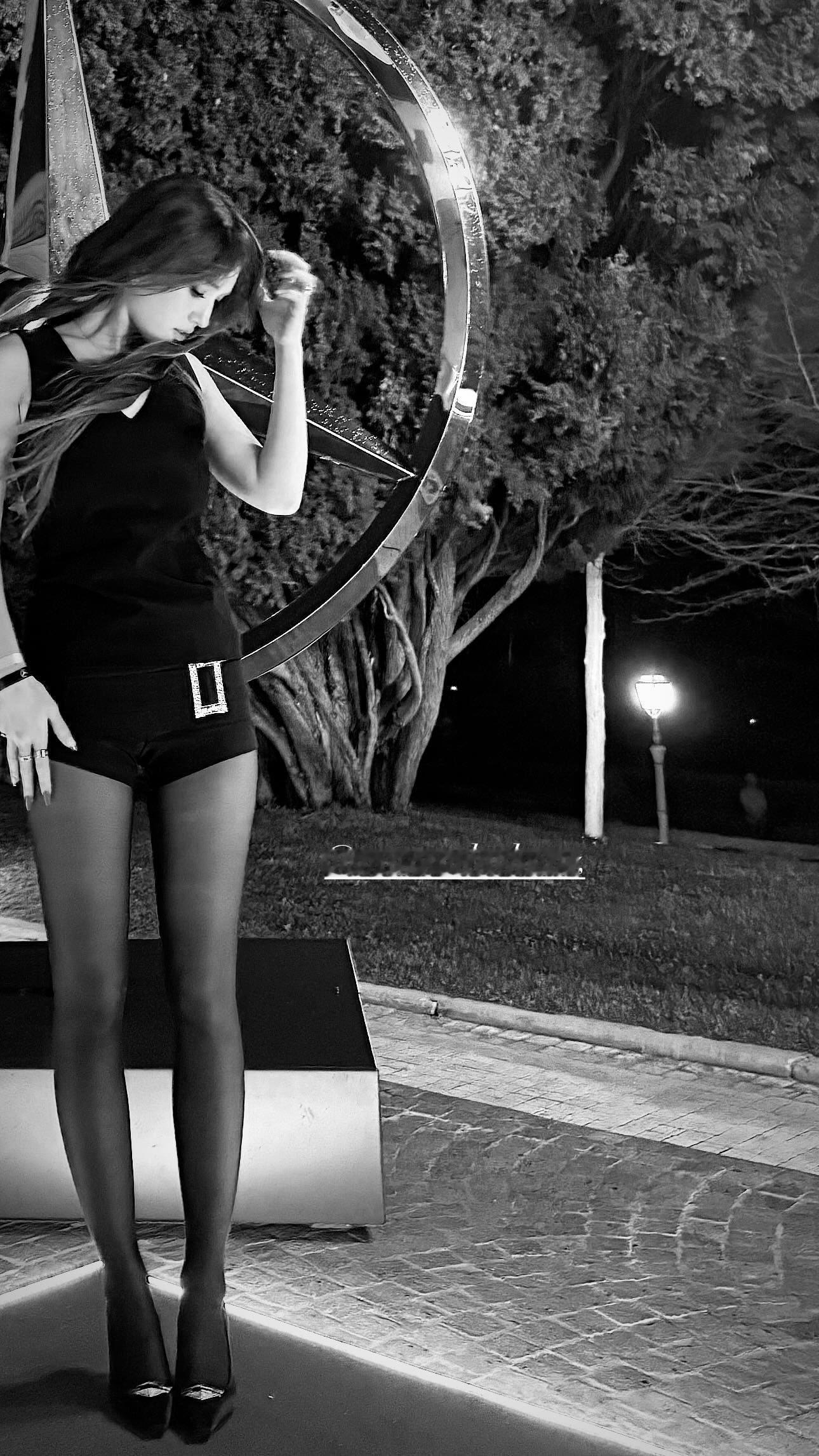 Somi[超话] 🤍 Somi全昭弥PRADA代言人 250314 IG St