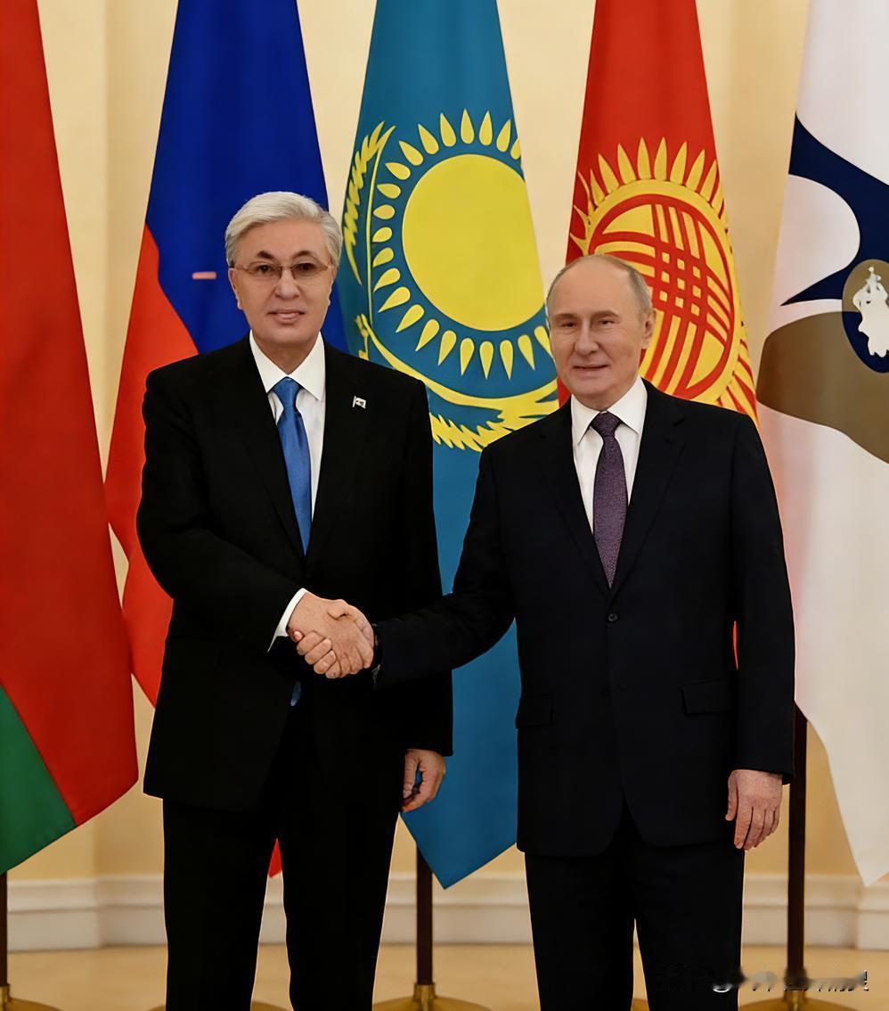 日本的合同墨迹还没干透，人已经到了圣彼得堡。这趟行程，真把一些人看懵了，觉得不可