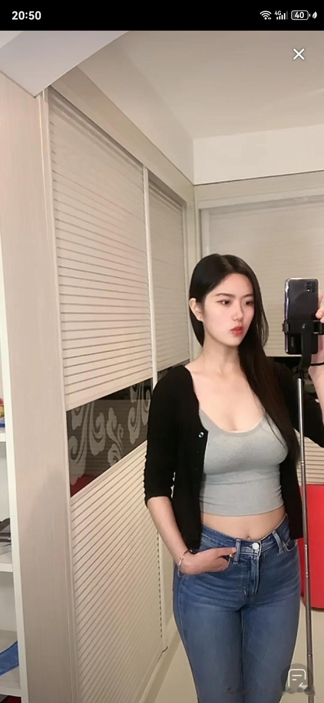 电动汽车的发展历程漫长而曲折，主要经历了以下几个阶段：
 
1. 早期探索阶段（