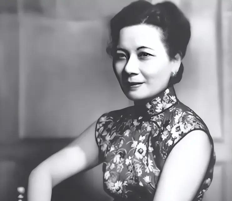 1946年，蒋介石和一位年轻漂亮女子相好的消息被宋美龄知晓，她只悄悄见了女子一面