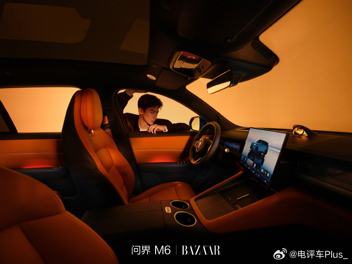 白敬亭和问界M6一起拍时尚芭莎了，人帅车更帅，这就是1+1＞2的效果吗？白敬亭携