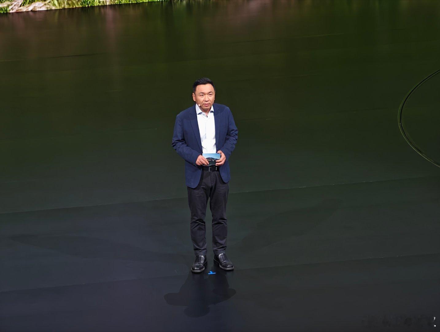 “北汽始终相信余总是地表最好的产品经理！余总出品，必属精品！” 余总靠实力，获得