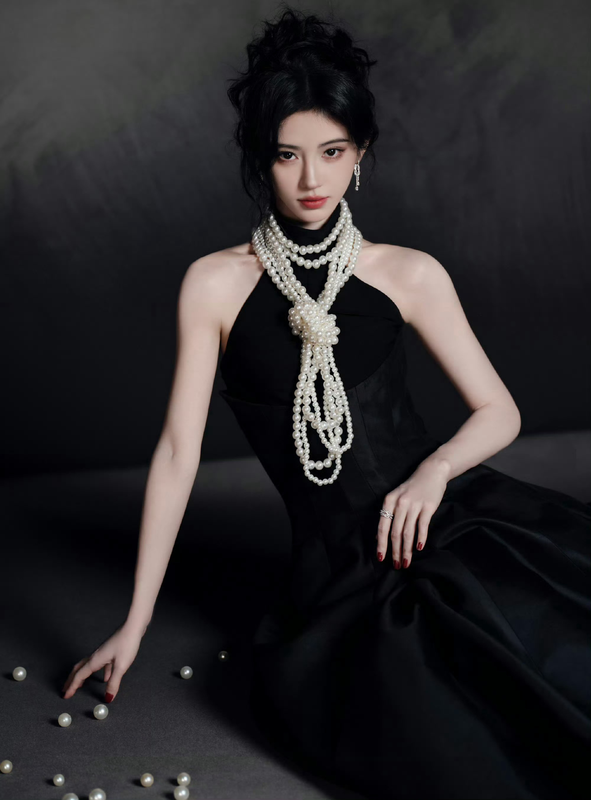 鞠婧祎这个造型好看吗？女明星星光大赏妆造鞠婧祎珍珠名伶