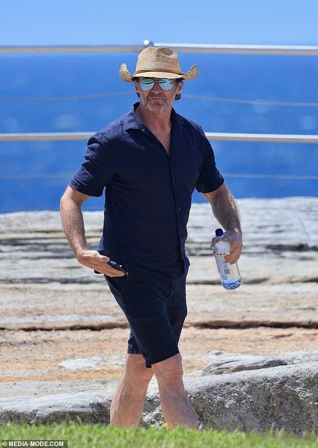 HughJackman[超话]   daily mail出图，和Gina Chi